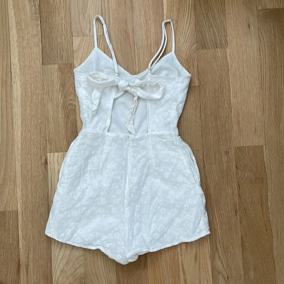 Tilly's Sky and Sparrow White Eyelet Romper - Picture 5 of 7